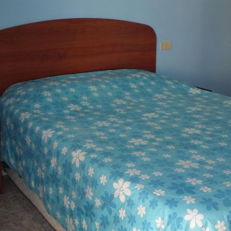 Hostal Playa Brava Калдера Стая снимка